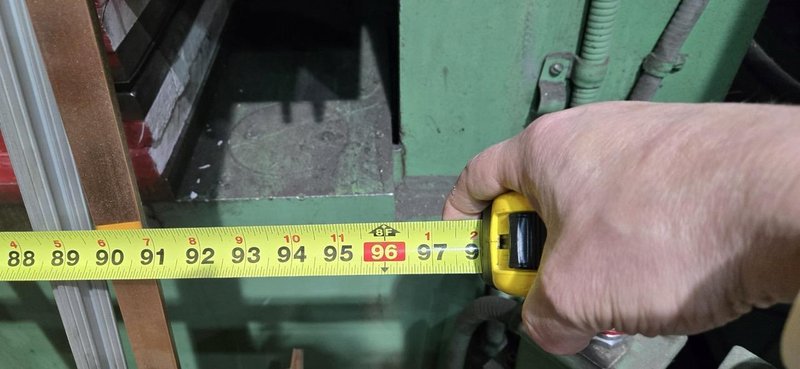 650 Ton Newman Hydraulic Press, 1990 – 7′ x 3′