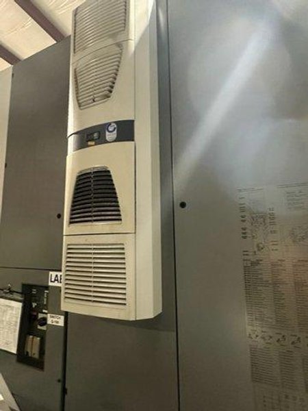 DMG MORI DMC 125 U2 HMC, 2005 – Chip Conveyor, Tool Changer, Filter System, HSK63