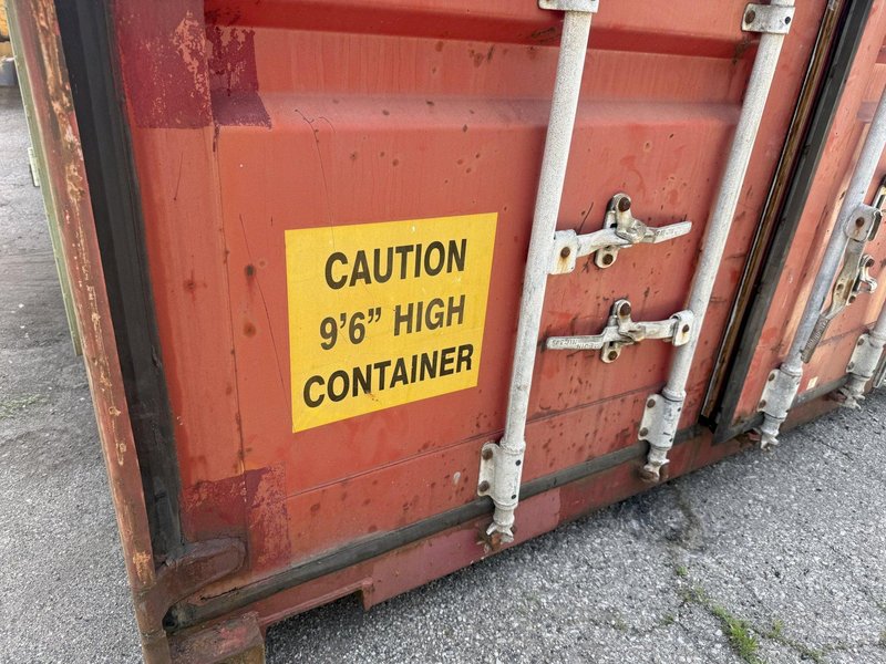 40' KAWASAKI SHIPPING CONTAINER, WITH POWER &amp; INSULTED WITH HEAT: YOBRO #25220