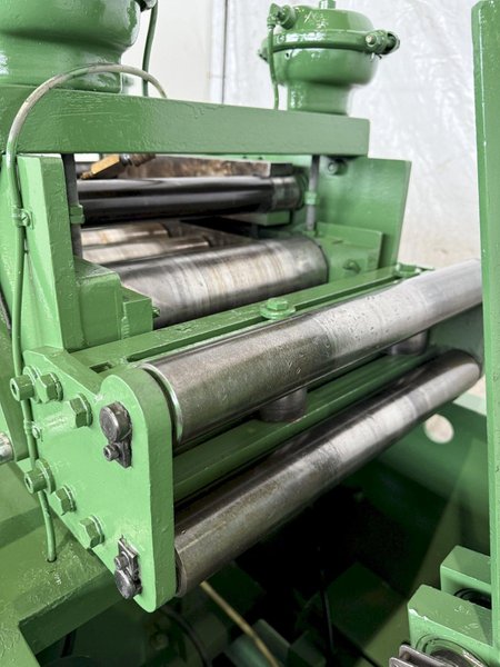 8,000 LB X 18" X .250" REGAL COIL CRADLE &amp; STRAIGHTENER. STOCK #1226924