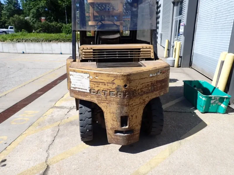 CATERPILLAR 8000 LBS FORKLIFT   -  V8OD