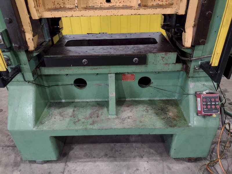 75 TON L&amp;J NO. EM275-42-24 HIGH SPEED STRAIGHT SIDE STAMPING PRESS. STOCK # 0778525