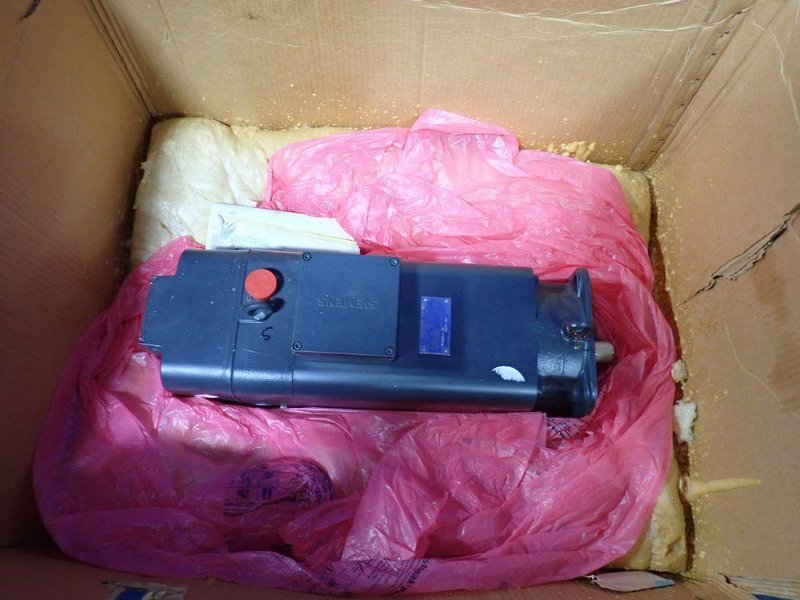 SIEMENS 11 KW SERVO MOTOR  -  1PH6105-4ZF09-Z