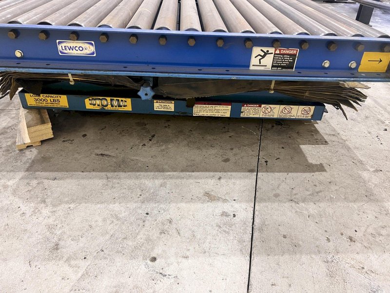 3,000 LBS X 48" X 48" ROTO-MAX HYDRAULIC SCISSOR LIFT TABLE W/ ROTARY LEWCO ROLLER CONVEYOR TOP, 110 VOLT: STOCK #20874
