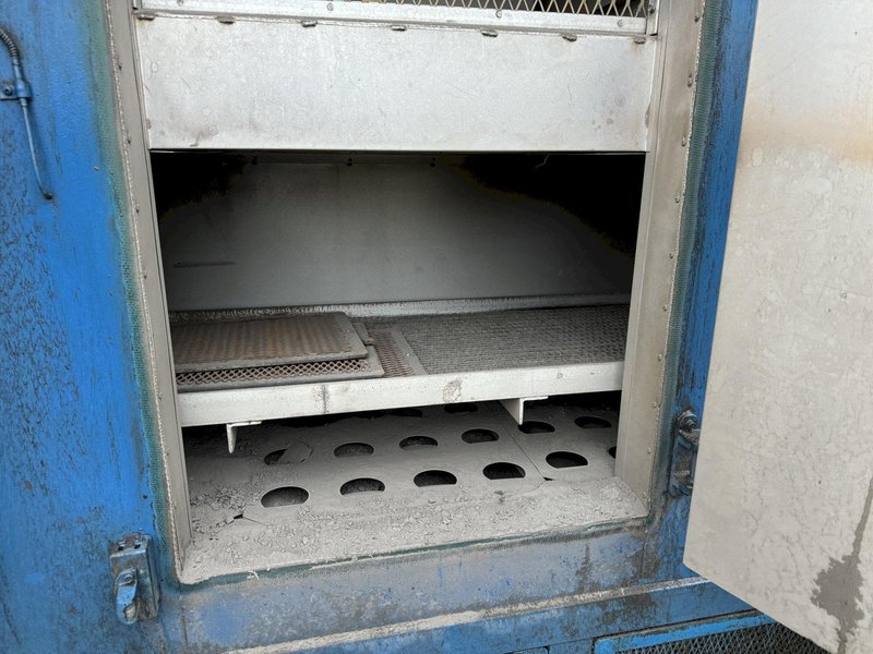 Grieve model belt conveyor core oven rated at 200 degree f, 460 volt, 20 kw, s/n 650167, 232" center belt, 15" tall opening, 24" belt, 1.16 ft/min.