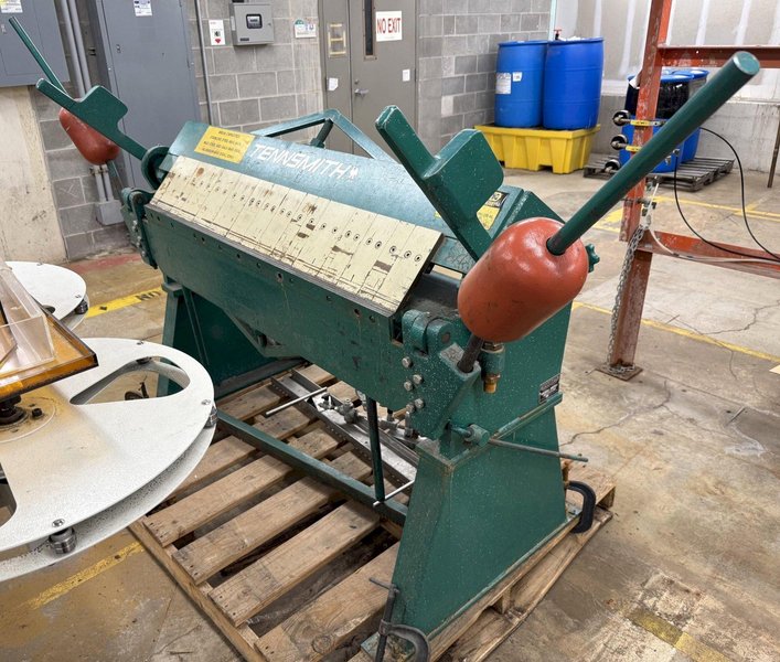 48" x 12 Ga. Tennsmith Box &amp; Pan Brake , Floor Model, Complete Set Of Fingers