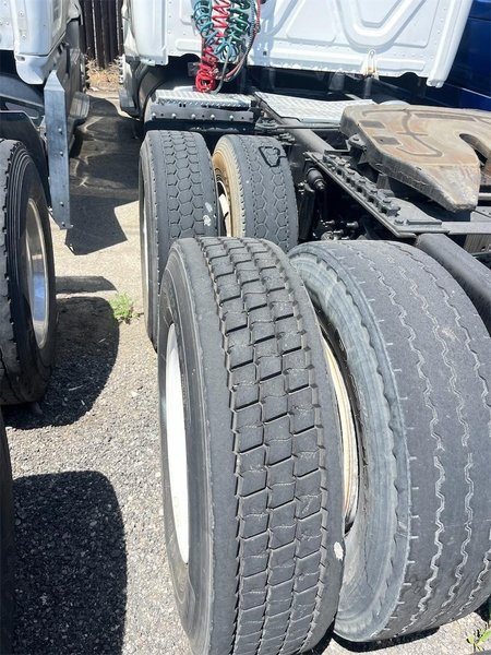 2017 Freightliner Cascadia 125 3AKJGLDR4HDHY0030