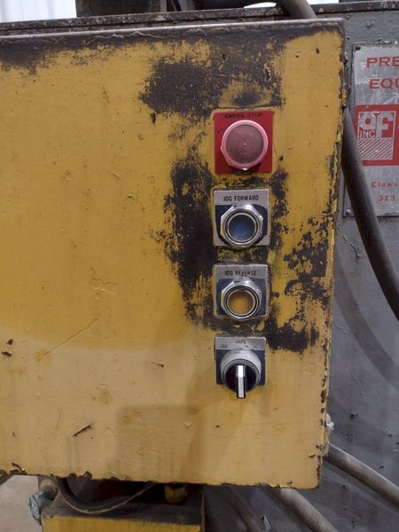 10,000 LB X 24&quot; WIDE X .187&quot; AIR FEEDS COIL CRADLE STRAIGHTENER / UNCOILER: STOCK 17042