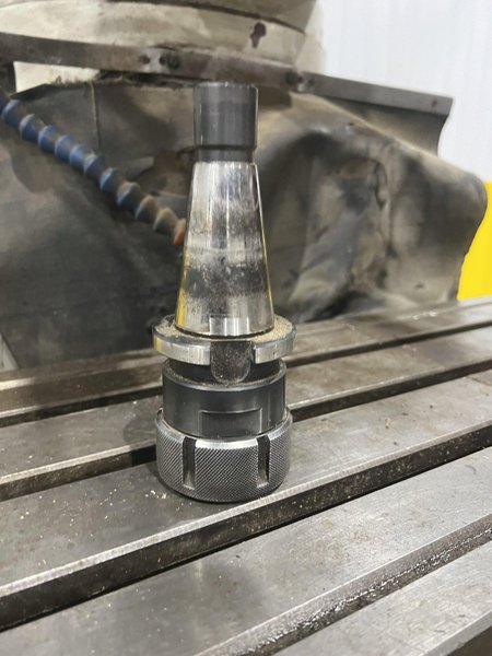 5 HP WILLIS MODEL #5000VS VERTICAL KNEE MILL: STOCK #19835