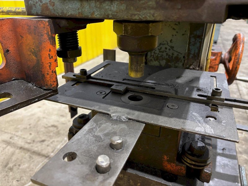 65 TON SCOTCHMAN MODEL 6509 IRONWORKER: YOBRO #23962