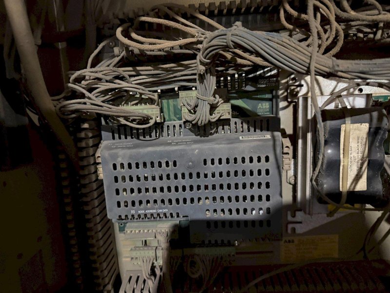 ABB S4CPLUS Robot Controller Type: IRB1400 M2000 w/ Extension Cabinet PARTS ONLY