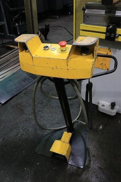 12' X 220 TON DURMA MODEL# 37200 CNC HYDRAULIC PRESS BRAKE