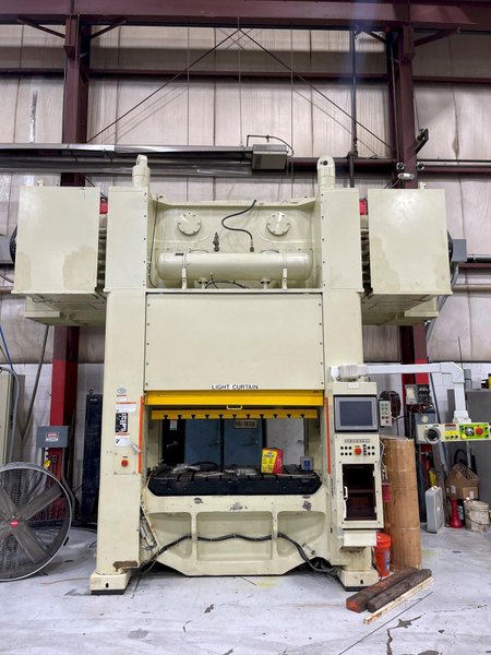 200 ton Komatsu Metal Stamping Servo Press Model H2F200, Year 2003!