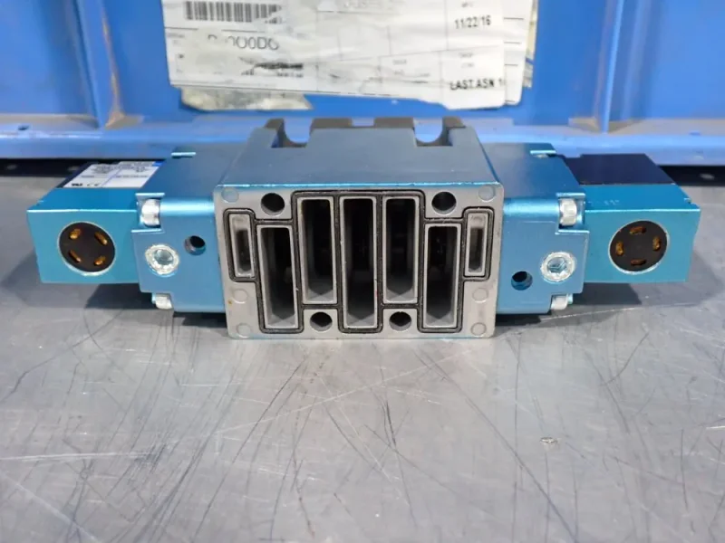 MAC VALVES 150 PSI PNEUMATIC SOLENOID VALVES  -  MV-A2B-A211-PM-111DA