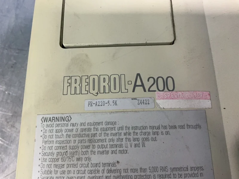 MITSUBISHI FREQROL-A200 AMP INVERTER 5K-U3  -  FR-A220-5.5K-U3