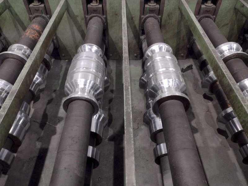 36" HI-RIB AG PANEL LINE: 14 STAND BRADBURY MODEL M2.548-14 ROLLFORMER &amp; AIRAM CUTOFF PRESS: YOBRO #26013