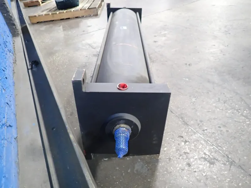SMC CYLINDER  -  US6746