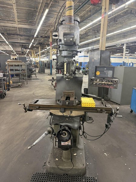 2 HP BRIDGEPORT SERIES I VERTICAL RAM TYPE KNEE MILL, WITH DRO, POWER FEEDS &amp; DRAW BAR: YOBRO #25295