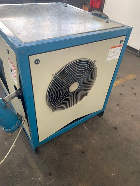 10 HP QUINCY ROTARY SCREW AIR COMPRESSOR. STOCK  # 0685124