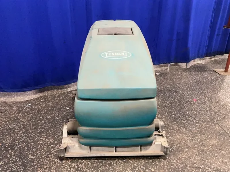 TENNANT 38” FLOOR SCRUBBER  -  5700 XD