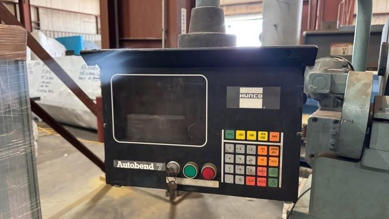 60 Ton x 6′, Accurpress, 7606, Hydraulic Press Brake, 1995 – CNC Backguage, Tooling and Cabinet Included