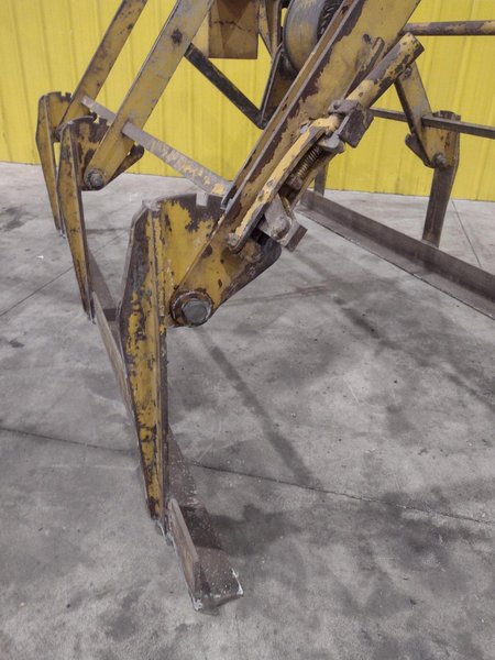 10,000 LBS X 96" CF ADJUSTABLE PLATE &amp; SHEET LIFTER: STOCK #22326