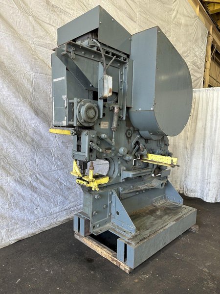 6&quot; X 6&quot; X 1/2&quot; HENRY &amp; PEL MODEL MK-20 IRONWORKER: STOCK #77858