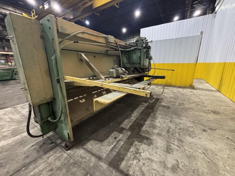 10&#039; x 1/4&quot; CINCINNATI MODEL #2H10 HYDRAULIC POWER SHEAR: STOCK #22535