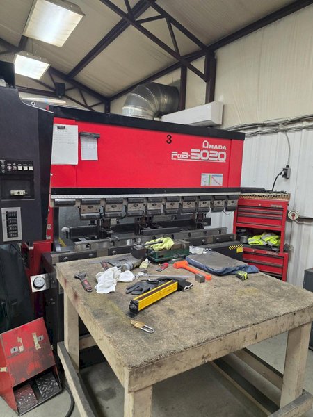 50 Ton x 6.5′ Amada FBD-5020 E Press Brake, 1995 – Backgauge