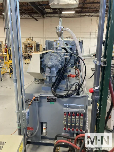 200 TON 9.6 OZ NISSEI MODEL FN4000-36A INJECTION MOLDING MACHINE MFG 2002