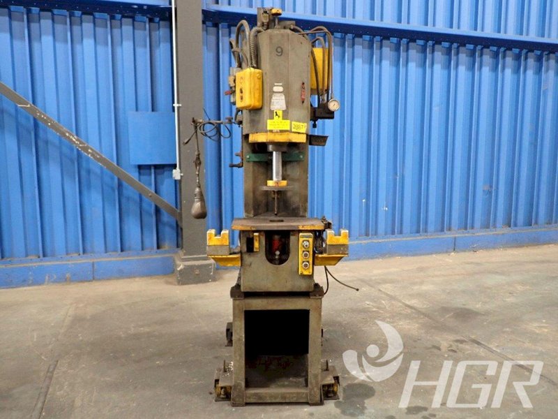 10 TON NORTHERN HYDRAULIC PRESS