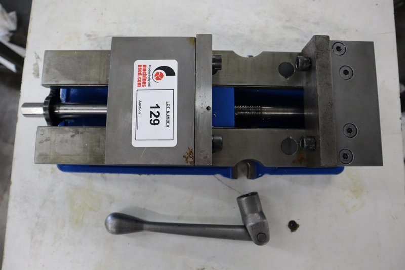 Kurt DX6 6" Machine Vise with Hard Jaws and Handle- Auction Item