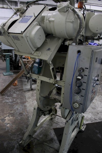 28 TON WALSH MODEL #28 FLYWHEEL OBI PRESS: STOCK #75616