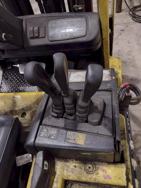 5,800 LBS HYSTER MODEL #E65XM2 36V ELECTRIC FORKLIFT &amp; CHARGER: STOCK #21662