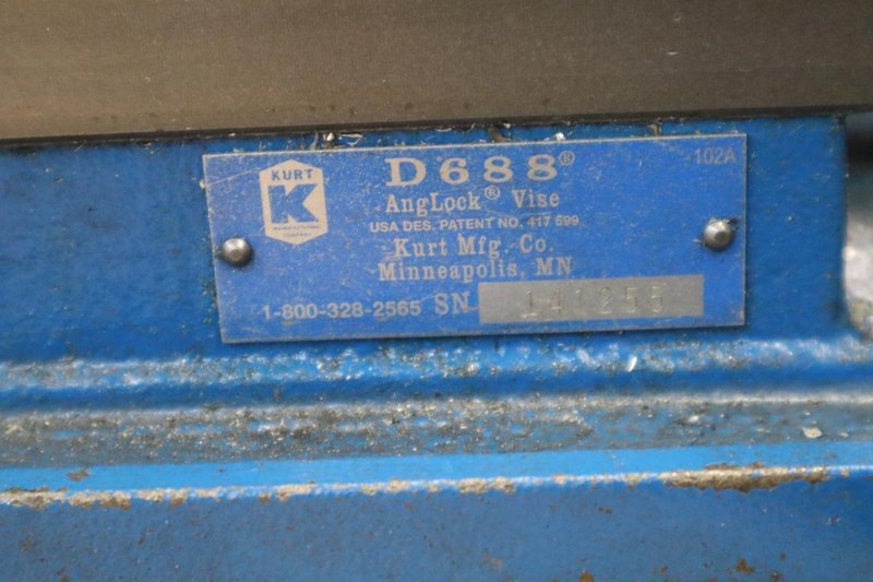 Kurt D688 6&quot; Machine Vise w Steel Jaws- Auction Item