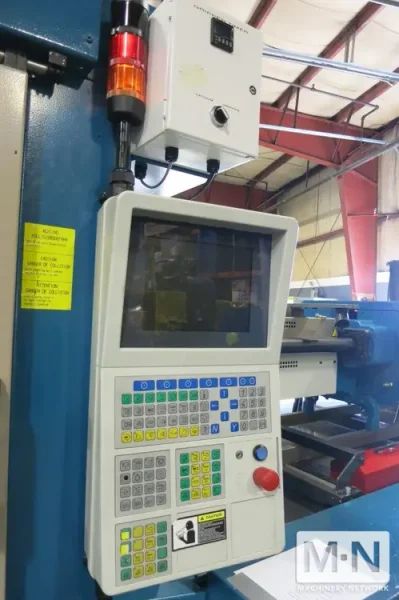 220 TON 6.2 OZ /0.6 OZ ARBURG MODEL 2-COLOR 570C2000-800/60 INJECTION MOLDING  MFG 2005
