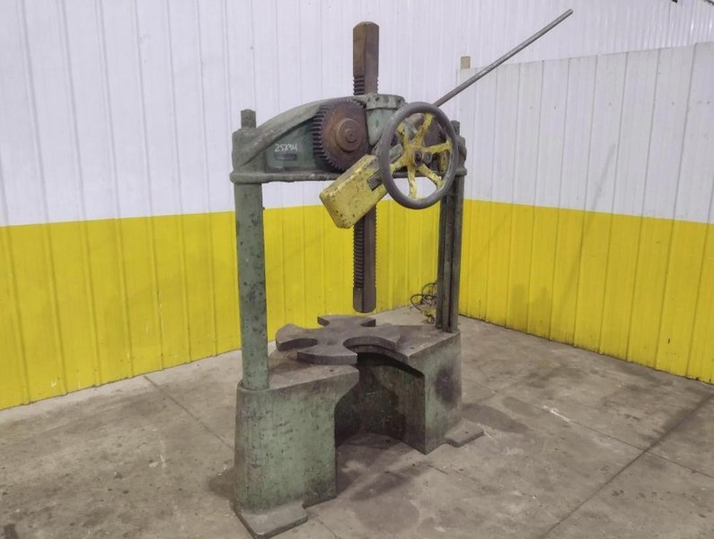 GREENERD #32 TWIN-POST MANUAL ARBOR PRESS. STOCK # 0435026