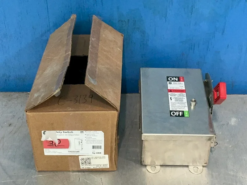 GENERAL ELECTRIC SAFETY SWITCH  -  TH2221SS