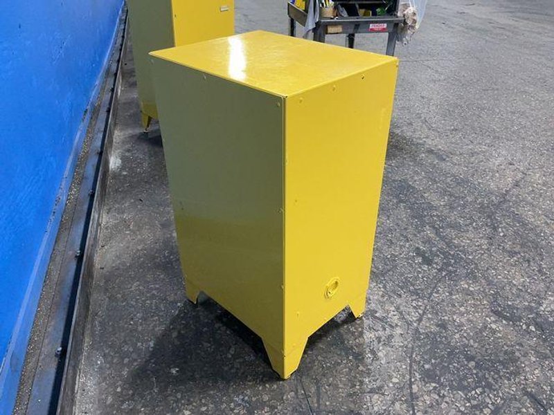 EAGLE 12 GALLONS FLAMMABLE LIQUID STORAGE CABINET  -  1925LEGS