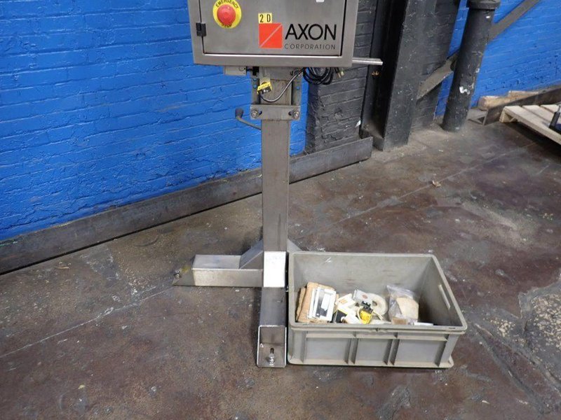 AXON CORPORATION SLEEVE LABEL APPLICATOR  -  EZ-100