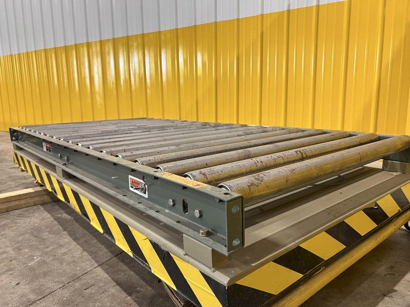 4,000 LB X 72" X 36" SOUTHWORTH MODEL #LS4-36 HYDRALUIC LIFT TABLE WITH ROLLER TOP: STOCK #20909