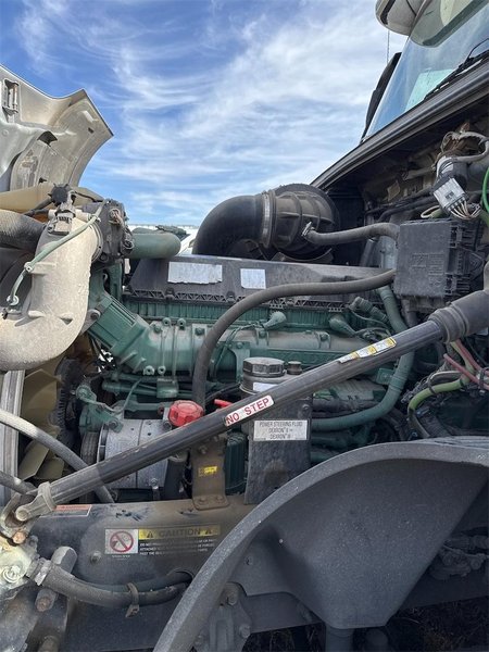 2022 Volvo VNL64T 760 4V4NC9EH2NN602669