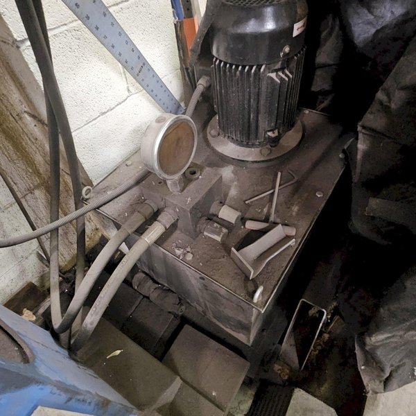 100 TON HPB-1010 HYDRAULIC PRESS. STOCK # 0560925.