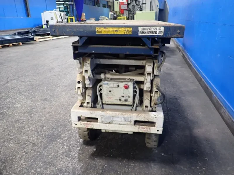 MARK INDUSTRIES 750 LBS SCISSOR LIFT  -  S19ET