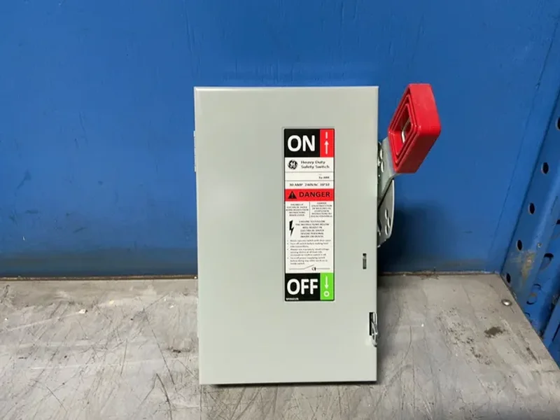 Ge ABB 30 Amps  Heavy Duty Safety Switch  - Thn3321
