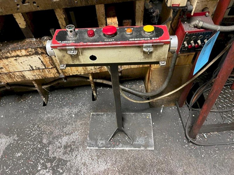 300 TON CLEARING S2-300-72-48 STRAIGHT SIDE PRESS. STOCK # 0522623