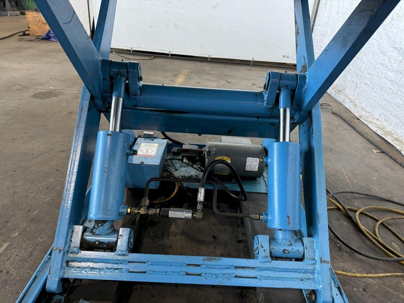 3,000 LB X 36" X 36" SOUTHWARK LIFT TABLE. STOCK # 0894824.