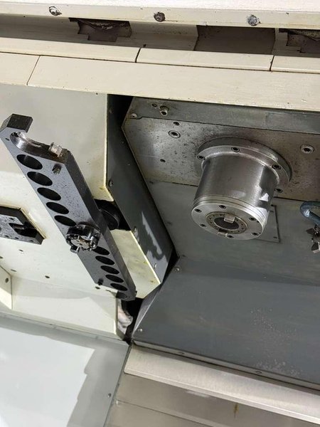 Haas VF-7/40 CNC Vertical Machining Center – 4th Axis Ready Mill