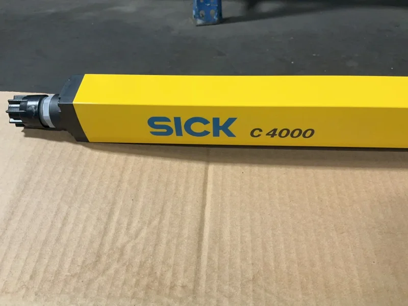 SICK 19 M SCANNING RANGE SAFETY LIGHT CURTAIN SENDER  -  C40S-0703DA010