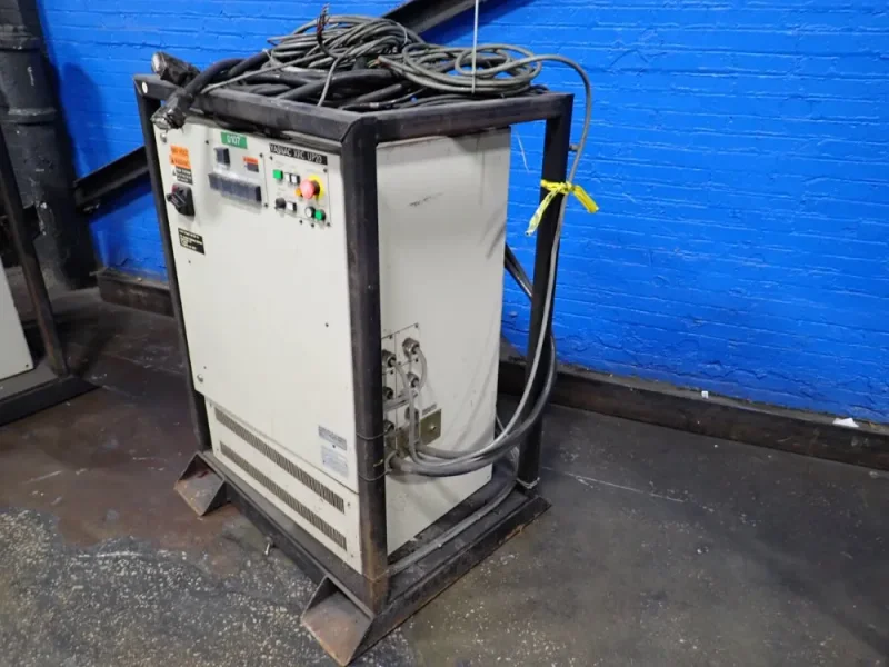 YAAKAWA ELECTRIC CORPORATION ROBOT CONTROLLER PANEL   -  YASNAC-XRC-UP20